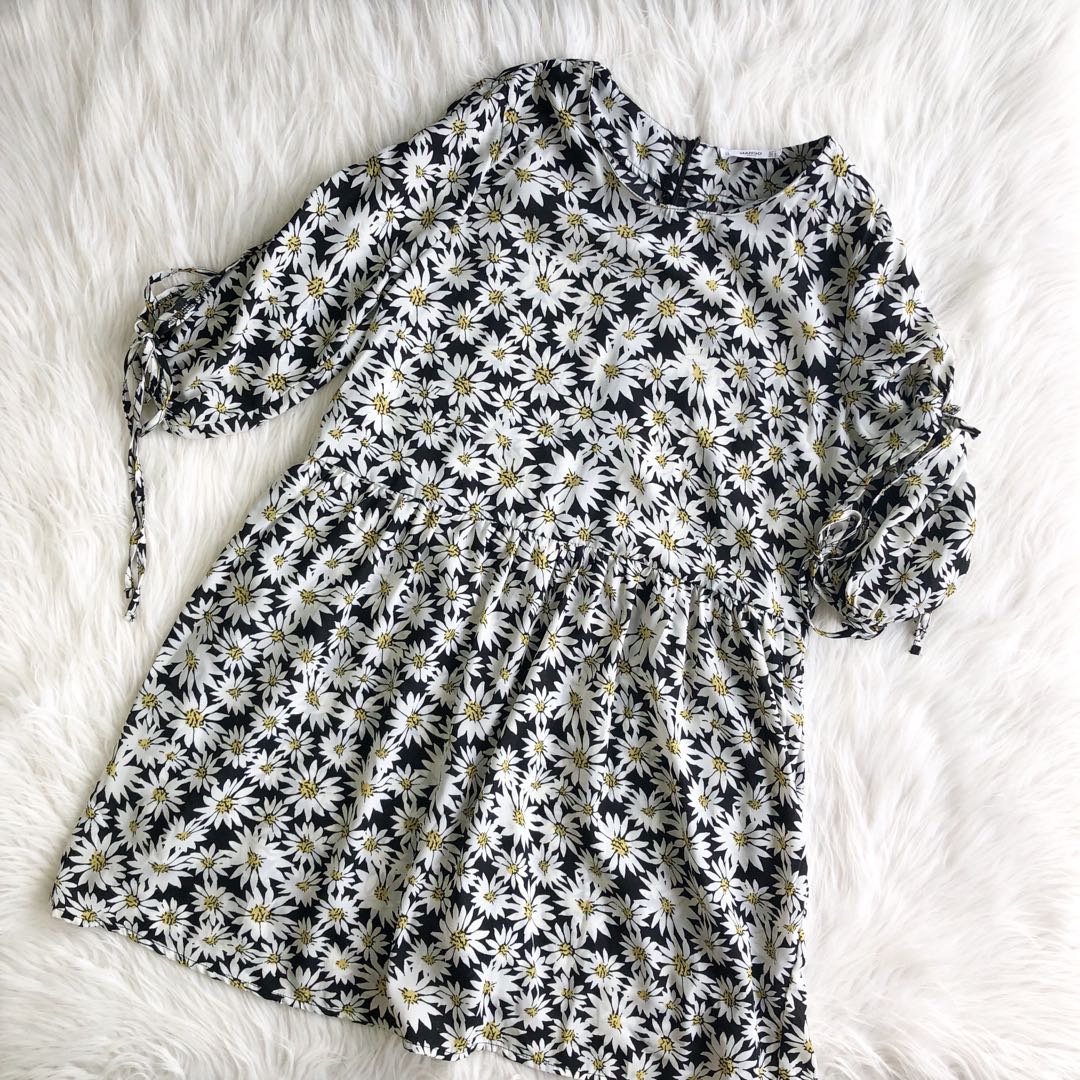 Cute Mango Daisy Babydoll Romper Dress Women s Fashion Dresses Sets Jumpsuits on Carousell