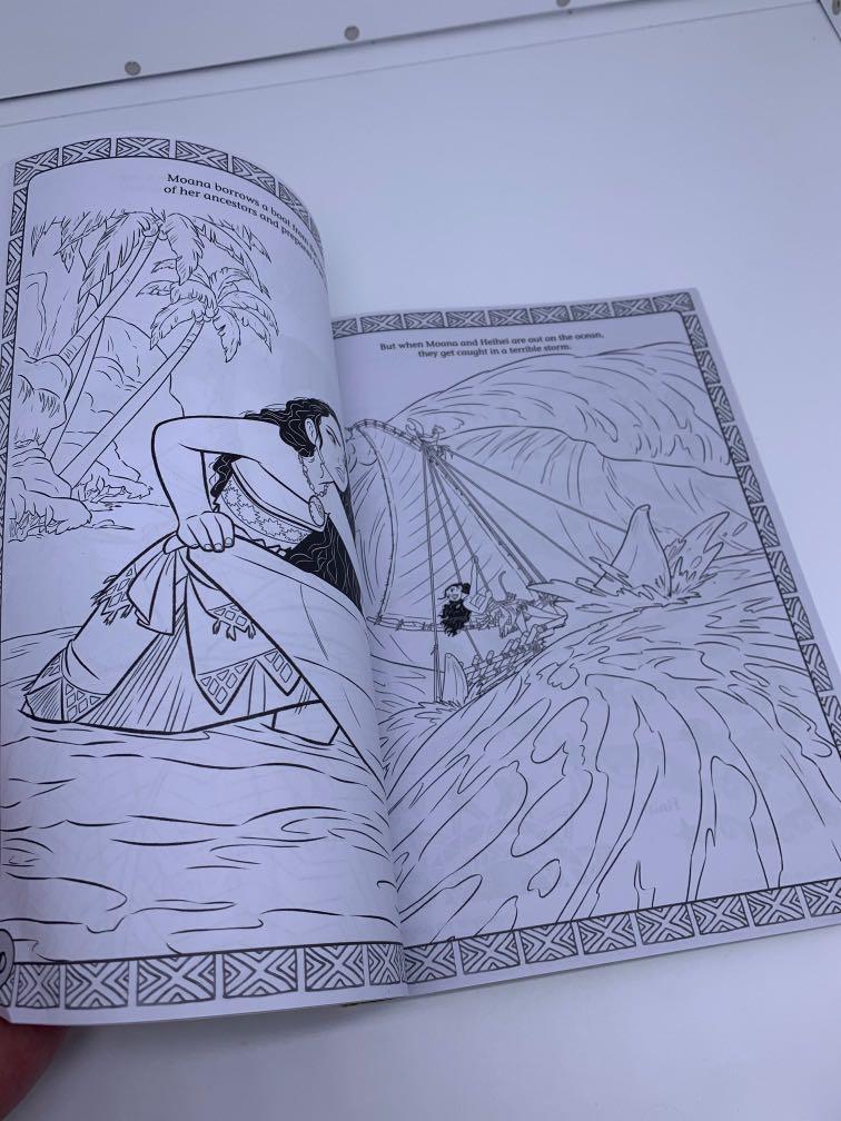 Disney Moana mega colouring book, 興趣及遊戲, 書本 & 文具, 小說 & 故事書 - Carousell