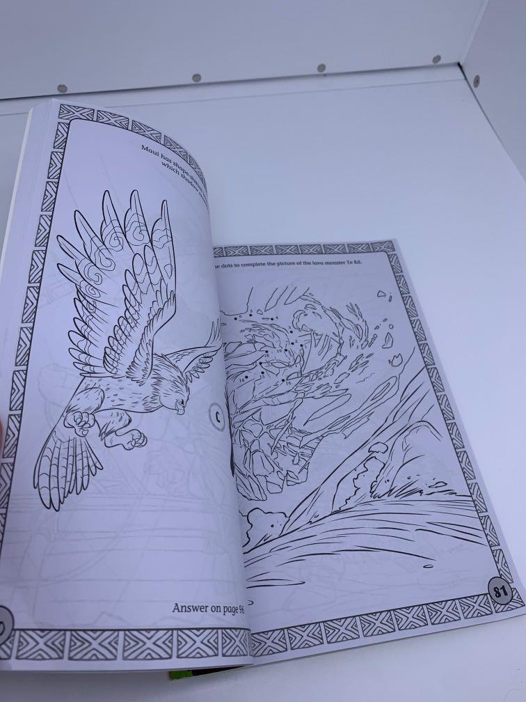 Disney Moana mega colouring book, 興趣及遊戲, 書本 & 文具, 小說 & 故事書 - Carousell
