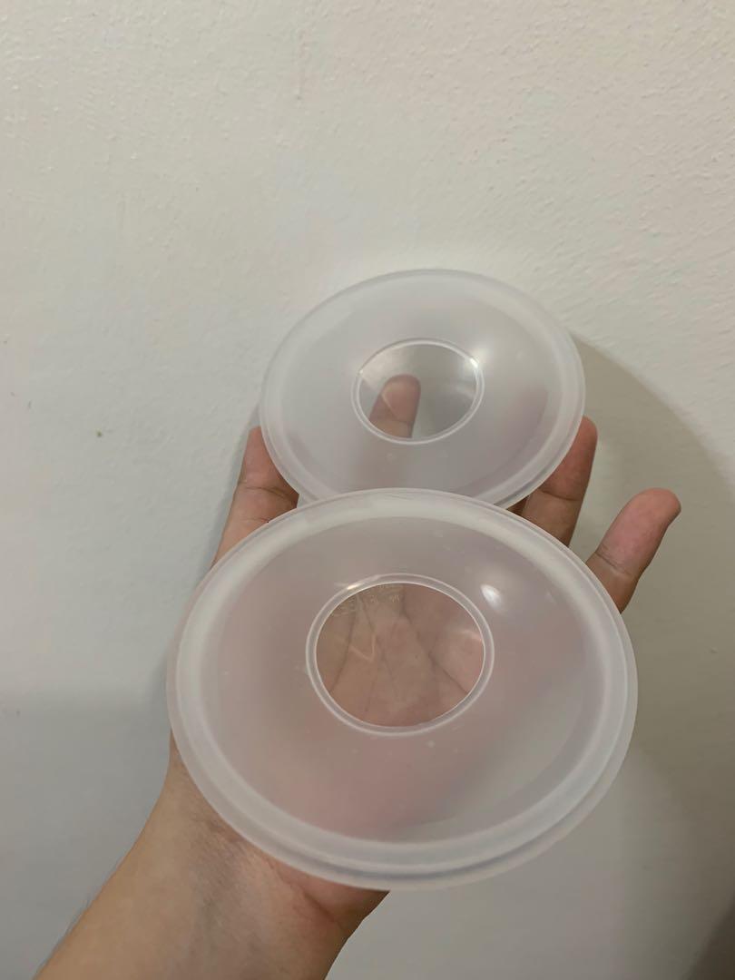 DULA BREAST SHELLS (Category: Breastfeeding & Bottle Feeding) located in Quezon City. Submitted by little.gigi (Listing ID 1032693116, Image 1). Description: Dula Breast Shells (Collects let-down) Used for 3x only Shipping thru lalamove, grab or angkas Location: QC.