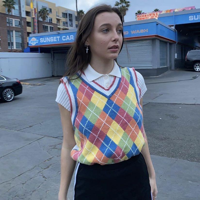 emma chamberlain sweater