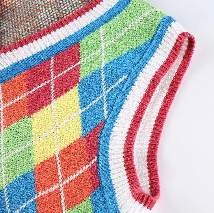 Emma chamberlain sale rainbow sweater