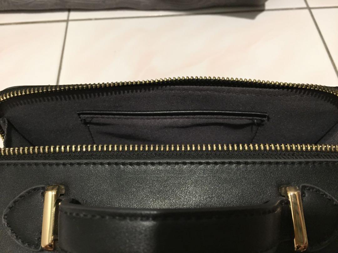 esprit compact sling bag