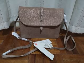 (Category: ) located in . Submitted by yiancollections (Listing ID 1032610692, Image 1). Description: .