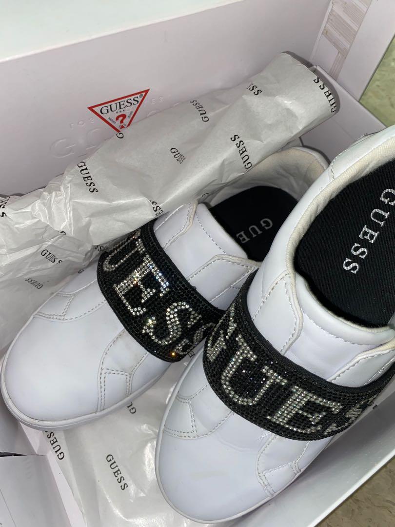 guess slip on
