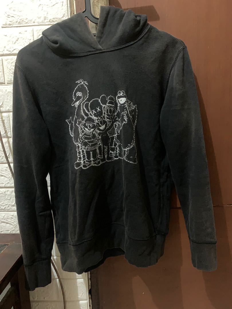 Harga hoodie sales uniqlo x kaws