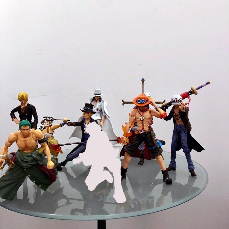  Megahouse One Piece: Trafalgar Law Variable Action Hero PVC  Figure : Toys & Games