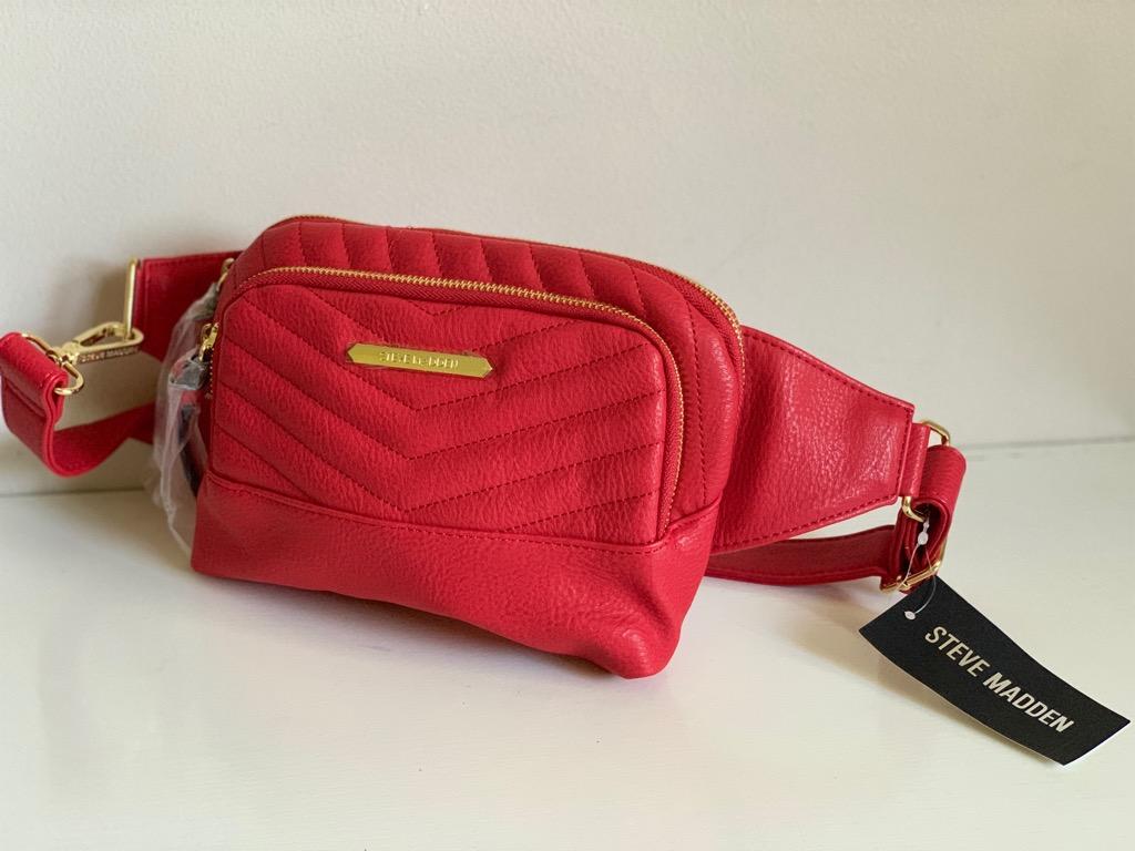 Steve madden fanny pack red hot sale