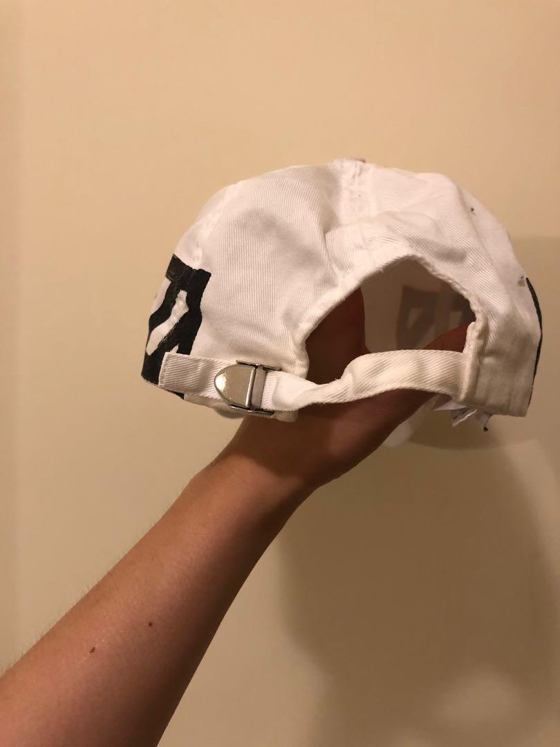 Off white cap （分類：棒球帽、帽）位於 Hong Kong。 由 ccoffeeeeee 提交（商品編號 1032580976，圖片 2）。簡介： 。