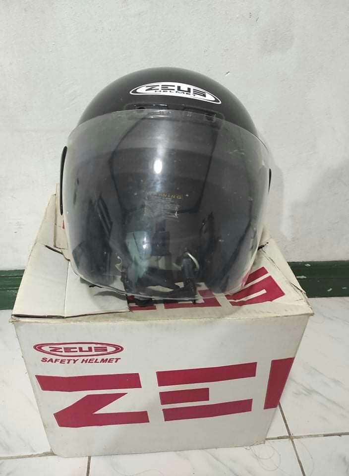 Original Zeus half face helmet with clear visor L Everything