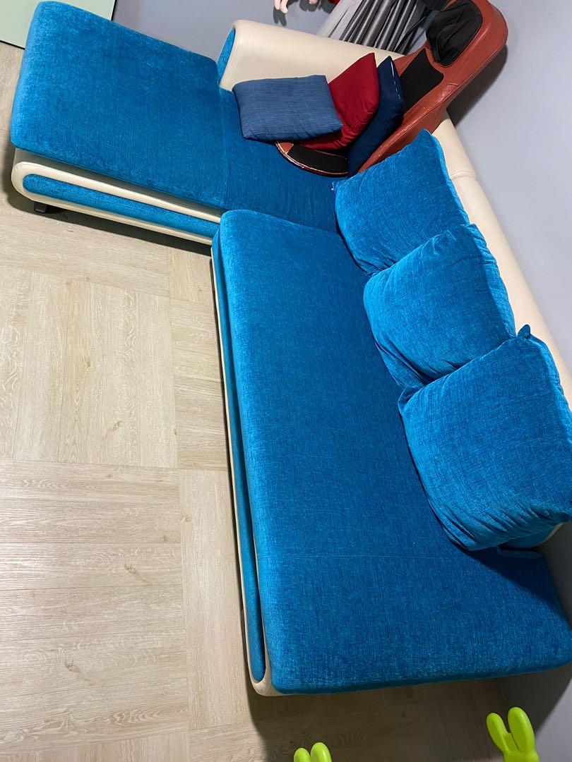 Sofa (Category: Sofas) located in Singapore. Submitted by chuac10 (Listing ID 1032665123, Image 3). Description: Used for one year. Moving house so selling cheap. Bought at $1600. Transportation and and protection will be included.
