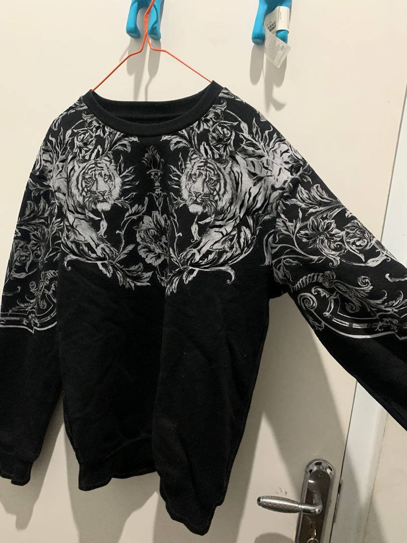 Zara sweater motif tiger, Fesyen Pria 