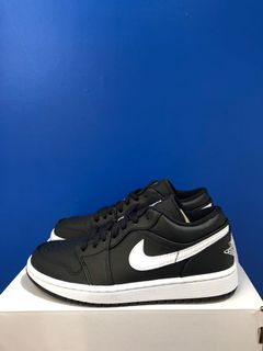 (Category: ) located in . Submitted by sneakerlegit17 (Listing ID 1036452409, Image 1). Description: .