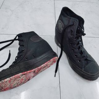 (Category: ) located in . Submitted by ayuuma (Listing ID 1036509811, Image 1). Description: .