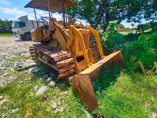 Bulldozer track excavator