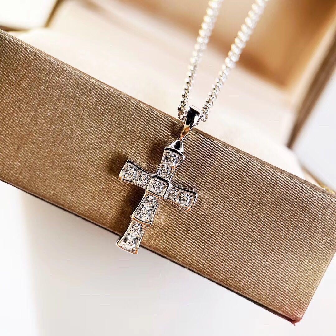 Bvlgari shop cross necklace