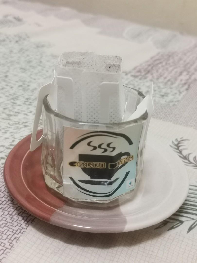 Coffi Bits' Coffe Drip and Tea Bag Style Coffee (Category: Beverages) located in Valenzuela. Submitted by data_collection (Listing ID 1036618493, Image 2). Description: Coffi Bits ☕☕ Available in 4 flavor variants: 👉 Arabica 👉 Barako 👉 Caramel 👉 Hazelnut Available in 2 coffee style: 👍 Drip Coffee 👍 Tea Bag Style 💕 Sophisticated 💕 Aromatic 💕 Flavorful 💕 Budget-wise (as it can be used 2-3 times per coffee bag) PM for prices.