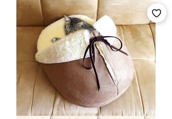 Giant slipper dog discount bed