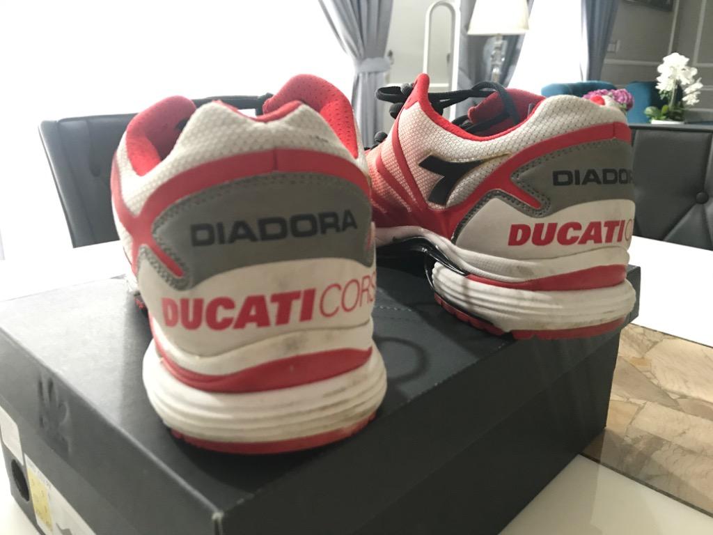 Diadora ducati top