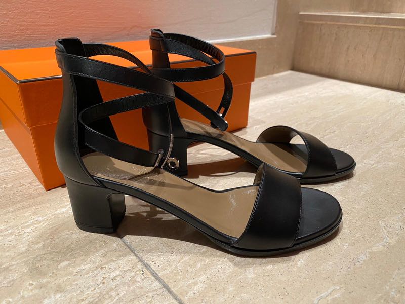 Hermes shop manege sandals