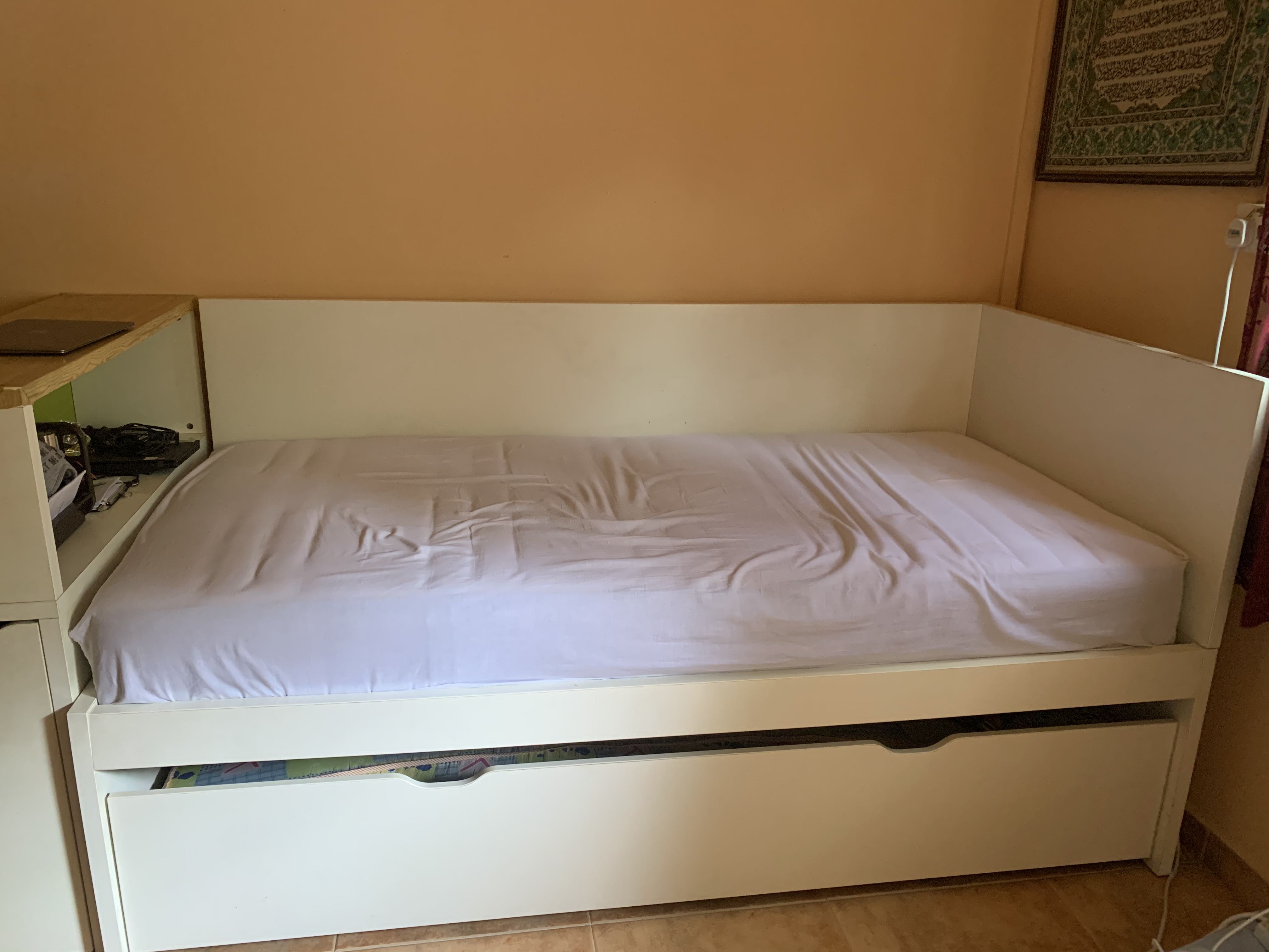 Ikea bed with shop pull out bed