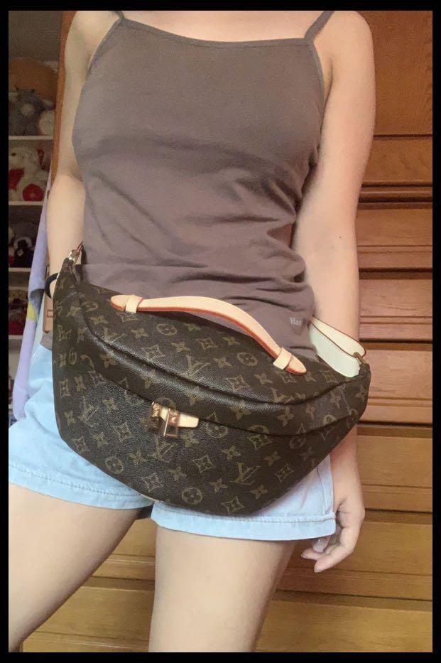 Louis Vuitton belt bag (Category: Luxury Bags & Wallets) located in Manila. Submitted by bchrssm (Listing ID 1034818225, Image 3). Description: Lost dustbag, but with card and code Used only twice 💕 Price is negotiable .