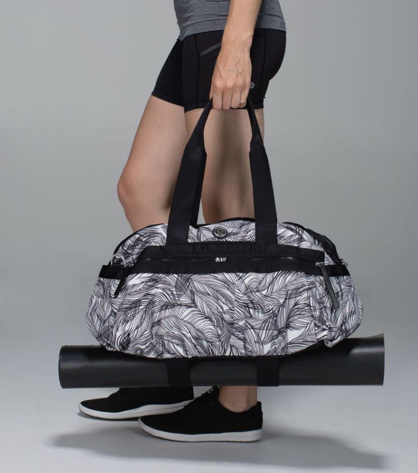 Lululemon gym to win duffel store