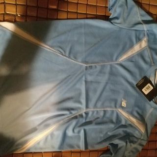 NB  運動速幹衣 100%new 冇剪牌
女裝M碼
男裝S碼64237341224578110