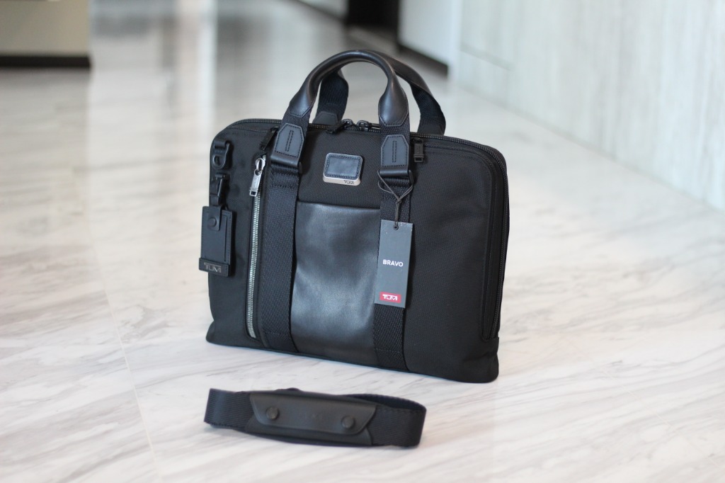 New Tumi 232390D Alpha Bravo Aviano Slim Brief Men s Fashion