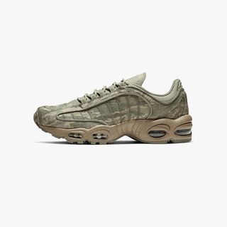 (Category: ) located in . Submitted by original.outlet (Listing ID 1036616572, Image 1). Description: .