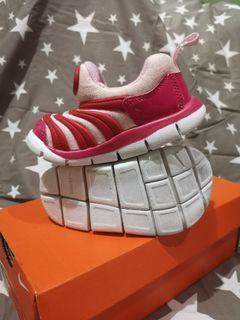 Nike Dynamo Free baby shoes