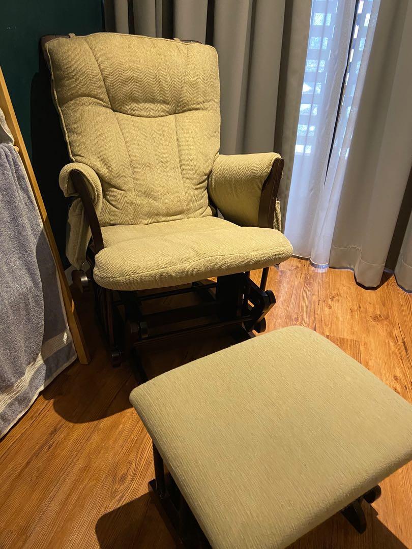 Breastfeeding rocker hotsell