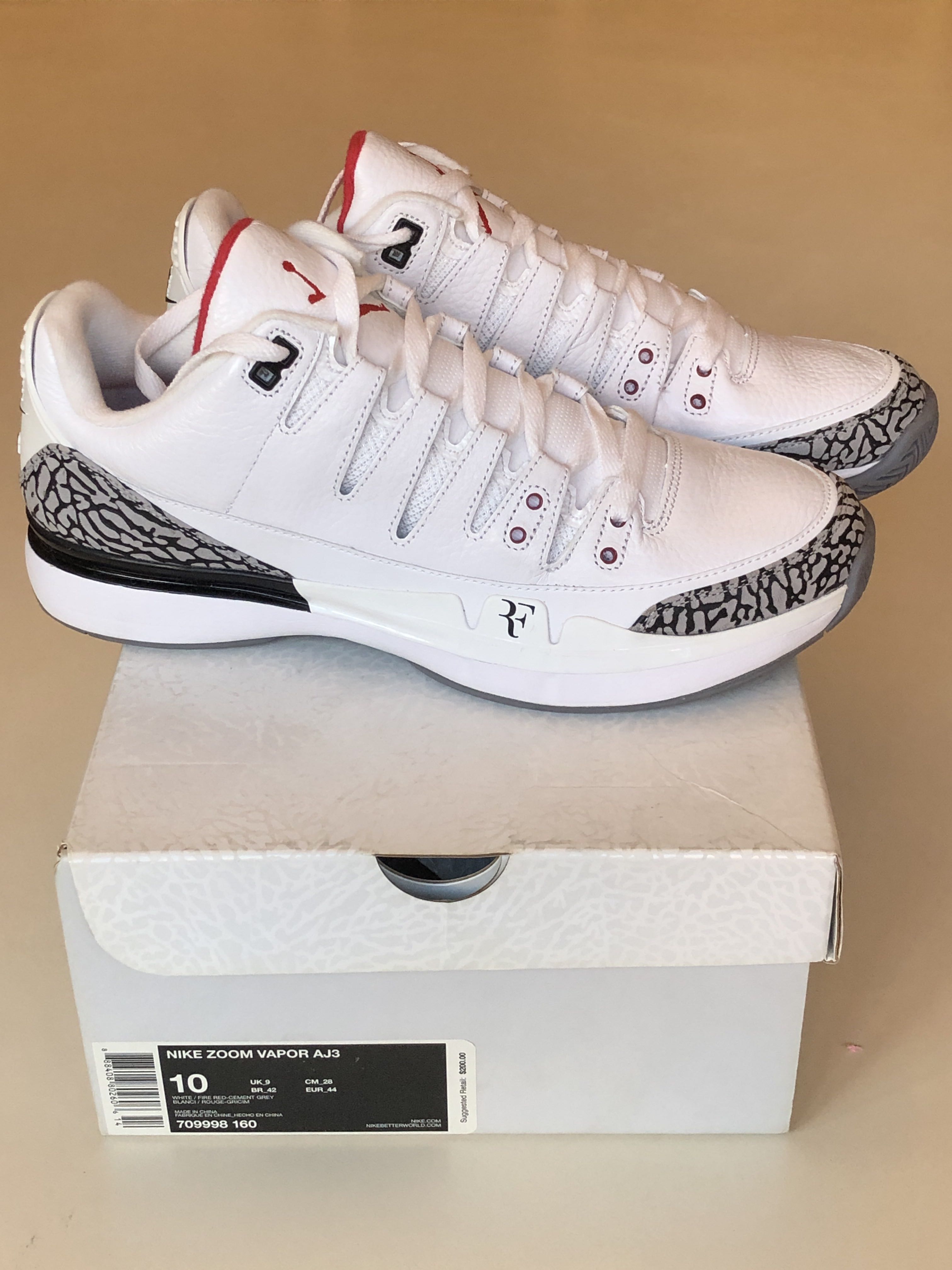 shoulder Imminent Insightful Original Nike Zoom Vapor AJ3 Roger Federer Tennis Shoes X Air Jordan 3  White Cement Limited Edition Rare Sneakers Brand New in Box, Men's Fashion,  Footwear, Sneakers on Carousell
