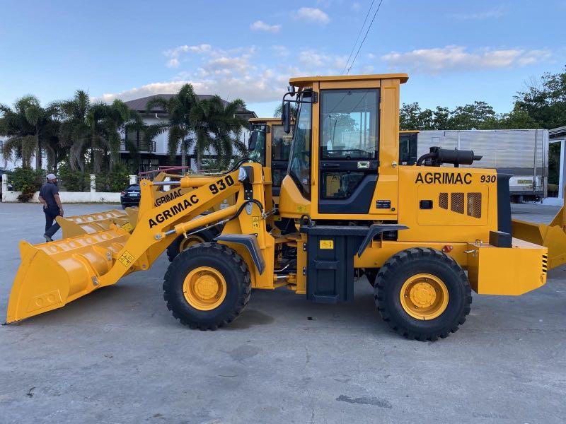 Payloader 930 Wheel Loader 1cbm (Category: Construction Tools & Equipment) located in Cabiao. Submitted by agrimac (Listing ID 240465634, Image 1). Description: BRAND-NEW! 926 Payloader 1500 Rated load 3.2m dumping height Caliper type air brake for easy maintenance With Manual transmission for 926 model Joystick type bucket controller With radio and electric fan Not Mttc, yama, mansan, komatsu, lonking, lIuging CAN BE AVAILED THRU FINANCING! HUGE