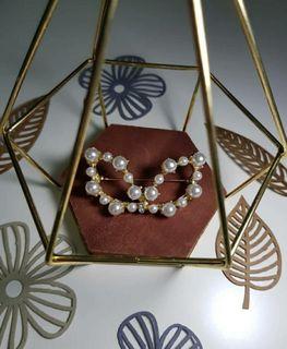Pearly brooch