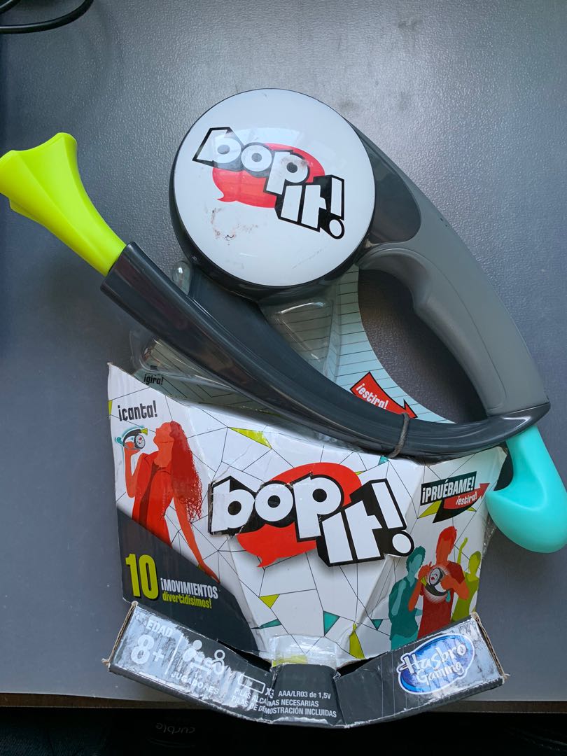 Popular Bop it game (IN SPANISH LANGUAGE) - 50% off, Hobbies