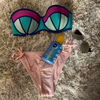 (Category: ) located in . Submitted by kittyliciouscloset (Listing ID 1036580799, Image 1). Description: .