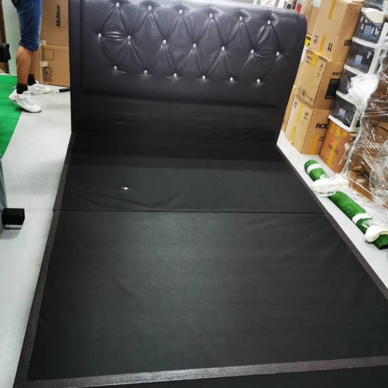 Queen Size Divan Bed Furniture Beds Mattresses On Carousell
