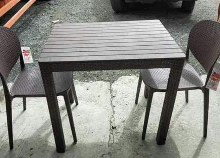 plastic dining table set