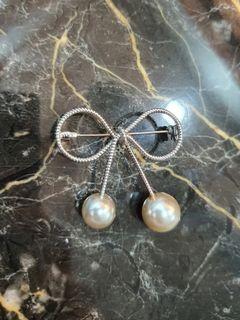 Ribbon brooch (Silver)