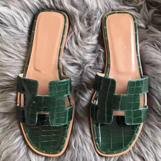 ❗️SALE ₱ 999❗️ Hermès Croc Oran Sandals 