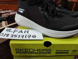 skechers shoes | Footwear | Carousell 