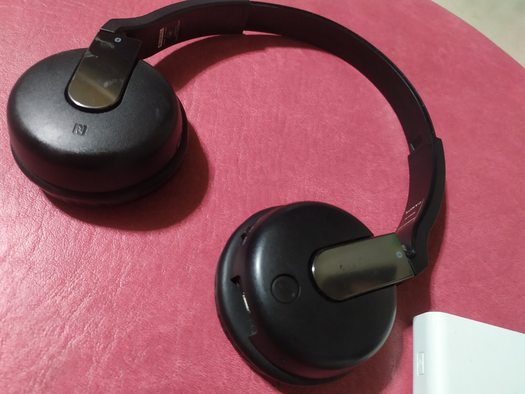 Sony Headphones DRBTN200, Audio, Headphones & Headsets on Carousell