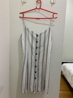 (Category: ) located in . Submitted by preloved_apparel_ (Listing ID 1036604706, Image 1). Description: .