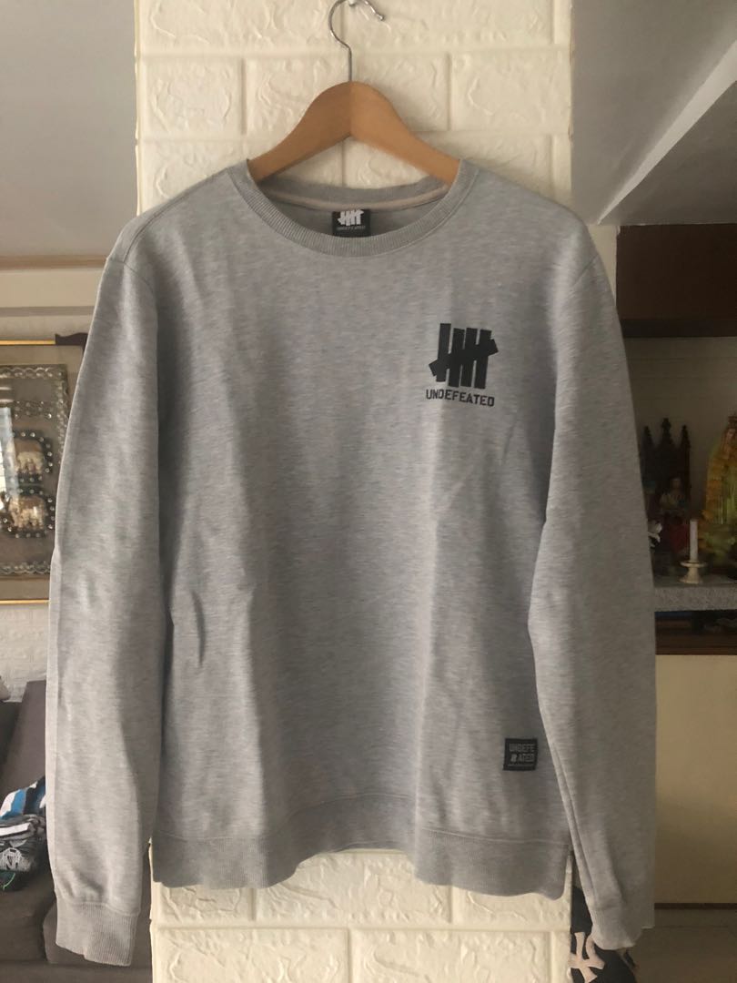undefeated crewneck