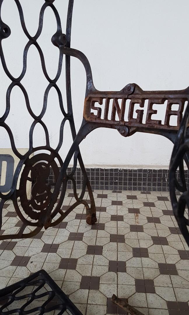 Vintage Singer Sewing Machine legs!, Hobbies & Toys, Memorabilia