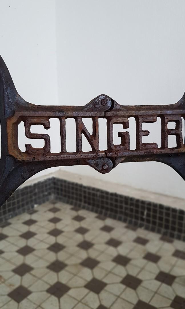 Vintage Singer Sewing Machine legs!, Hobbies & Toys, Memorabilia