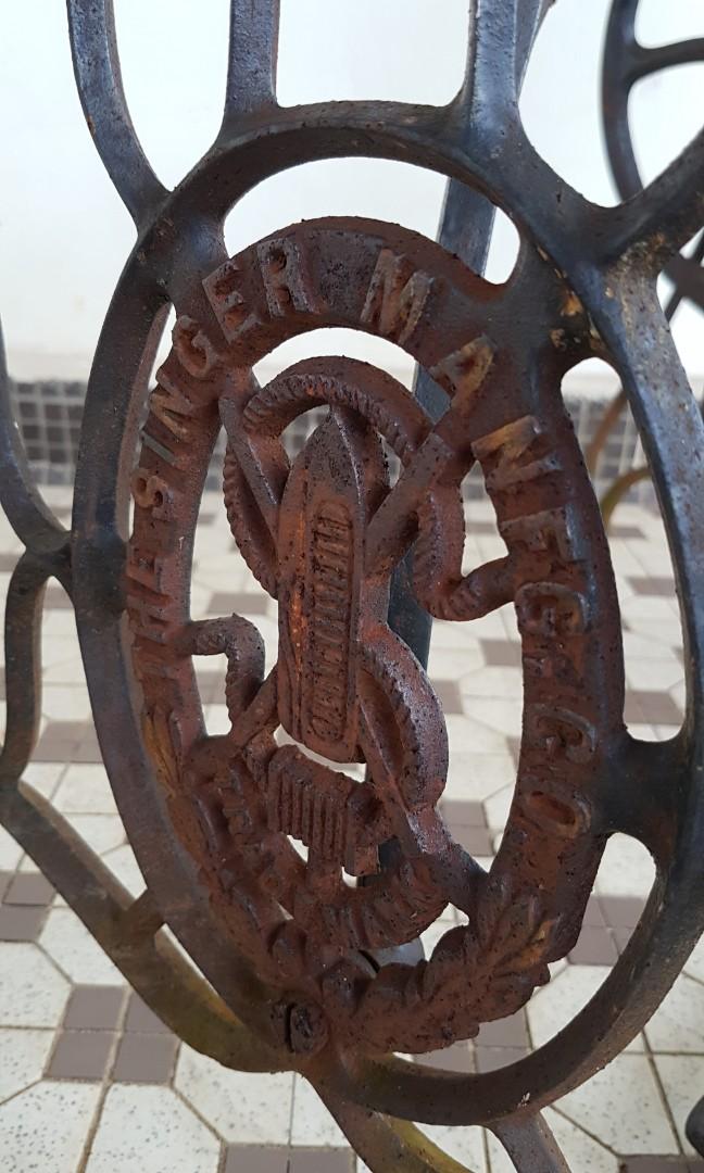 Vintage Singer Sewing Machine legs!, Hobbies & Toys, Memorabilia