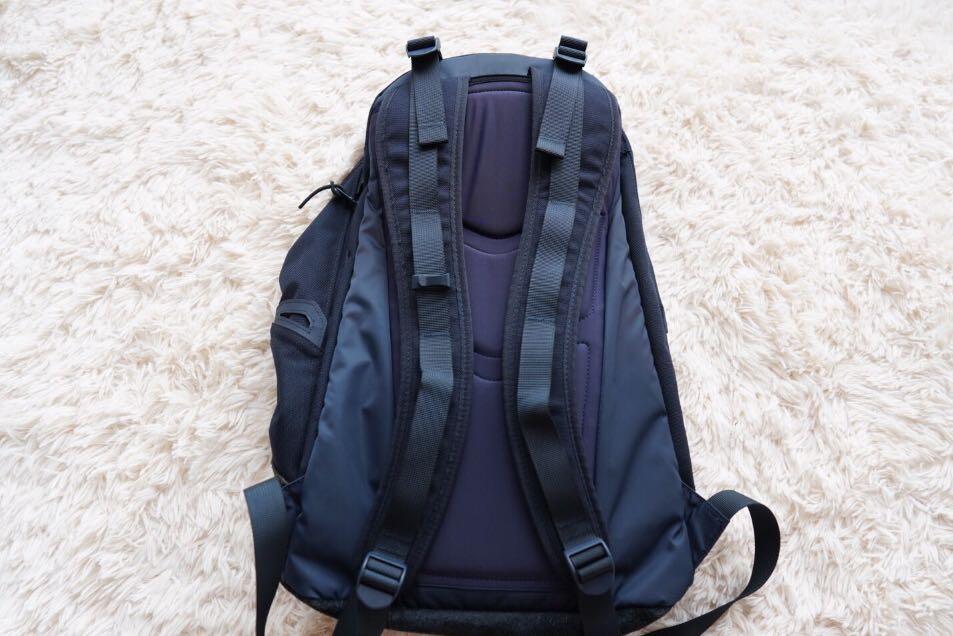 Visvim ballistic 20L （分類：腰袋、手提袋、小袋）位於 Hong Kong。 由 .authenticgoods. 提交（商品編號 1036490820，圖片 2）。簡介： 98%new 。