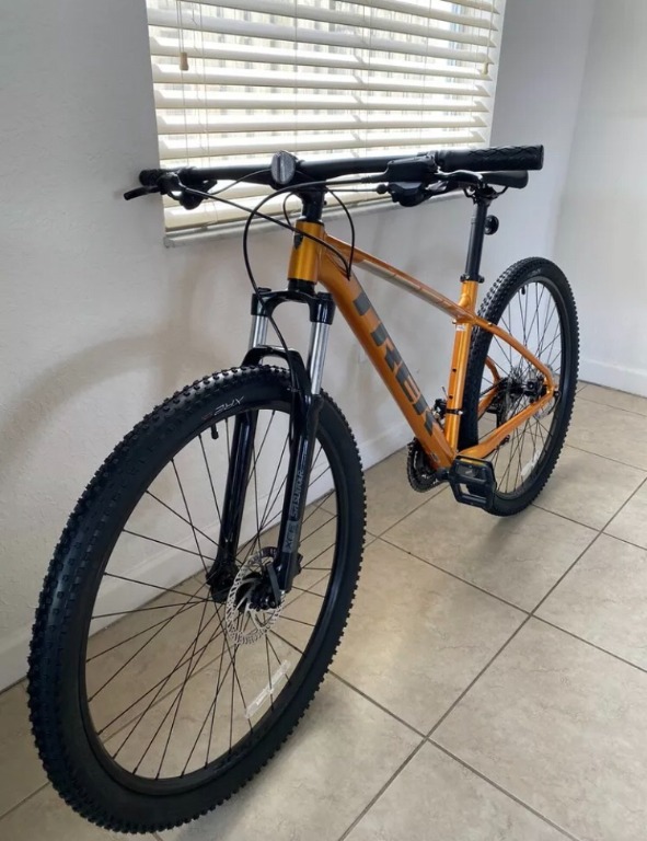 2020 trek marlin 5 mountain bike